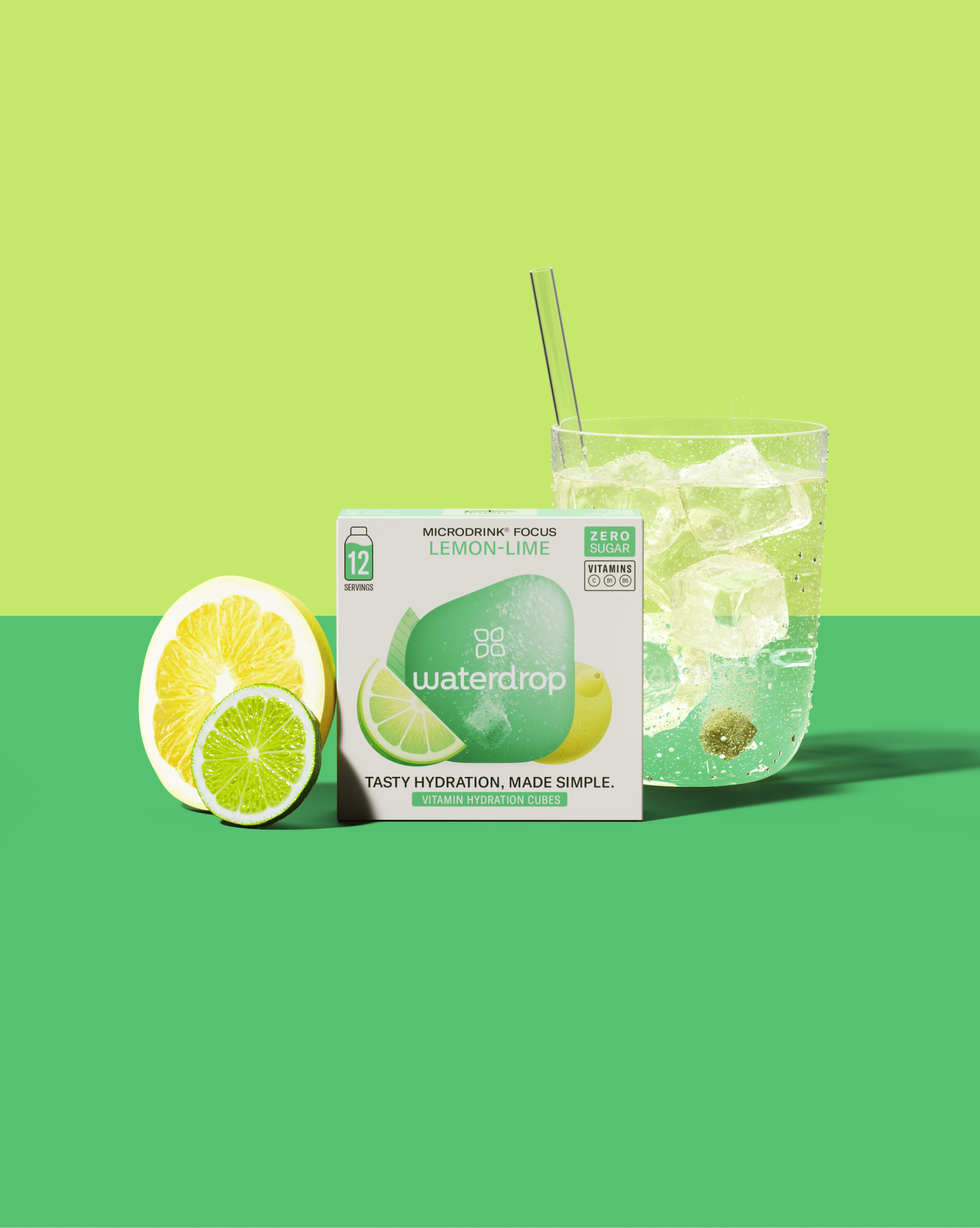 Waterdrop LEMON-LIME microdrink ze szklanką pełną lodu.