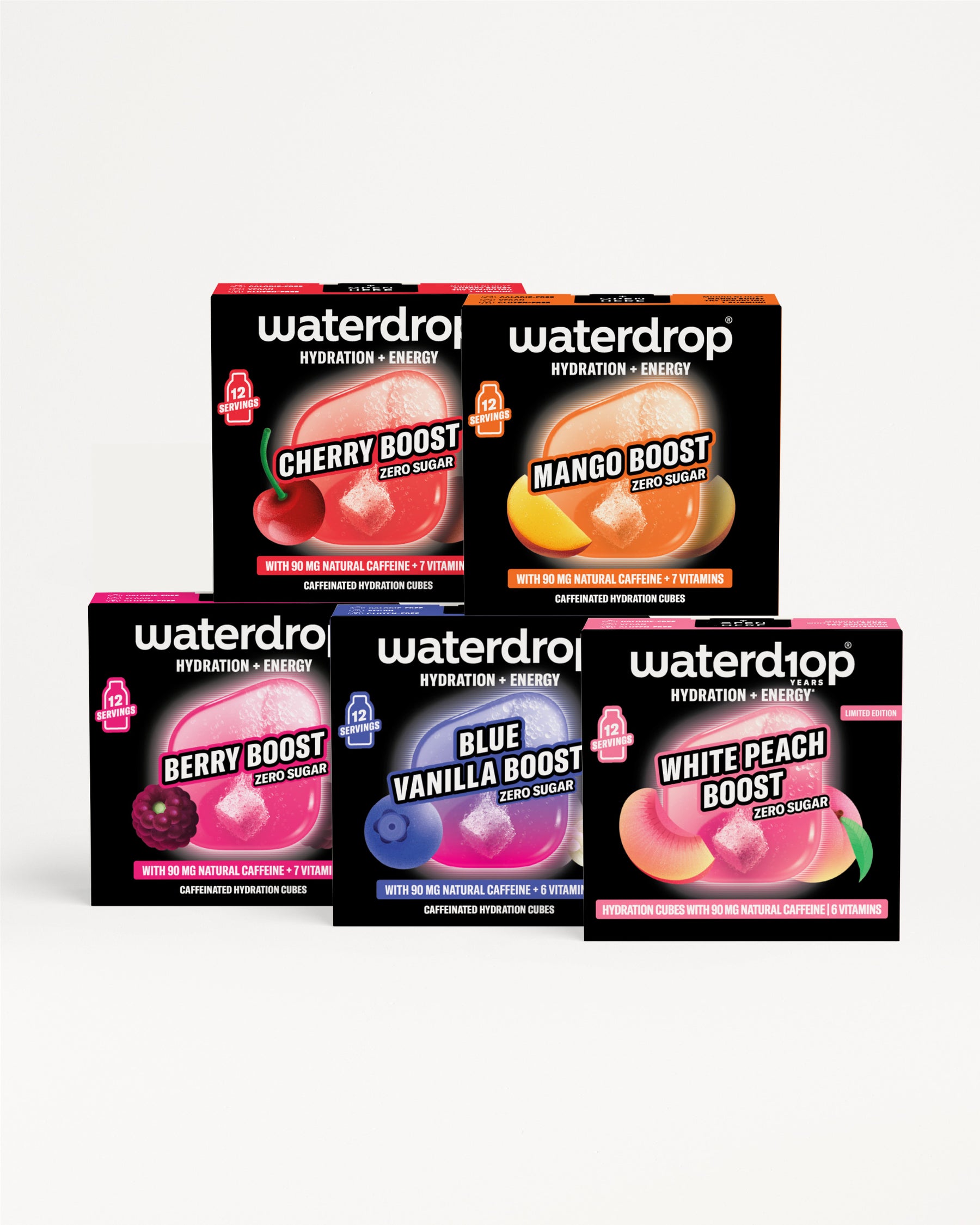 Kilka pudełek Waterdrop na białym tle.